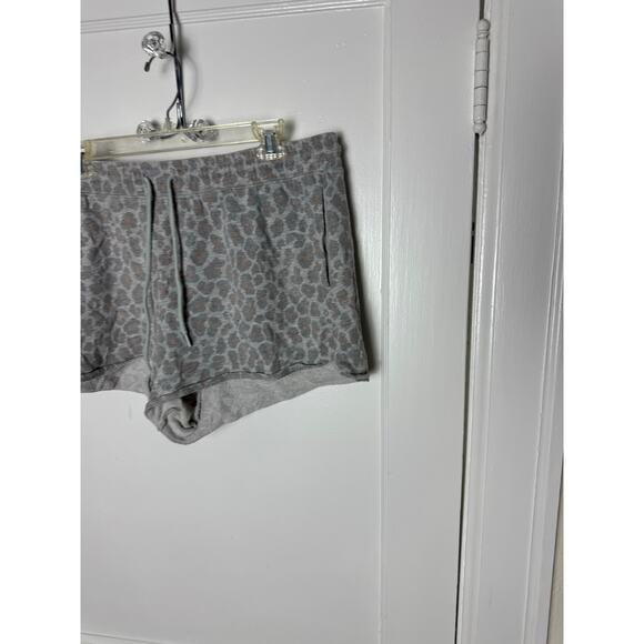 Colsie Gray Leopard Print Comfy Sweat Shorts Stretch Lounge Women's XL - Picture 2 of 7